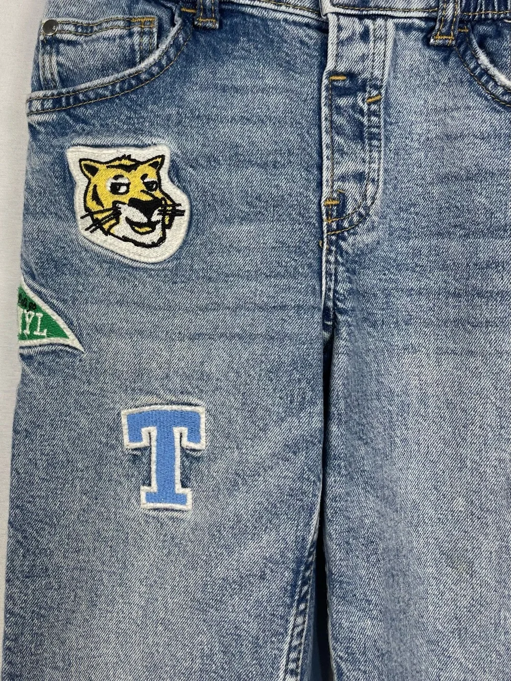 H&M Light Blue Straight Jeans with Patch Accents